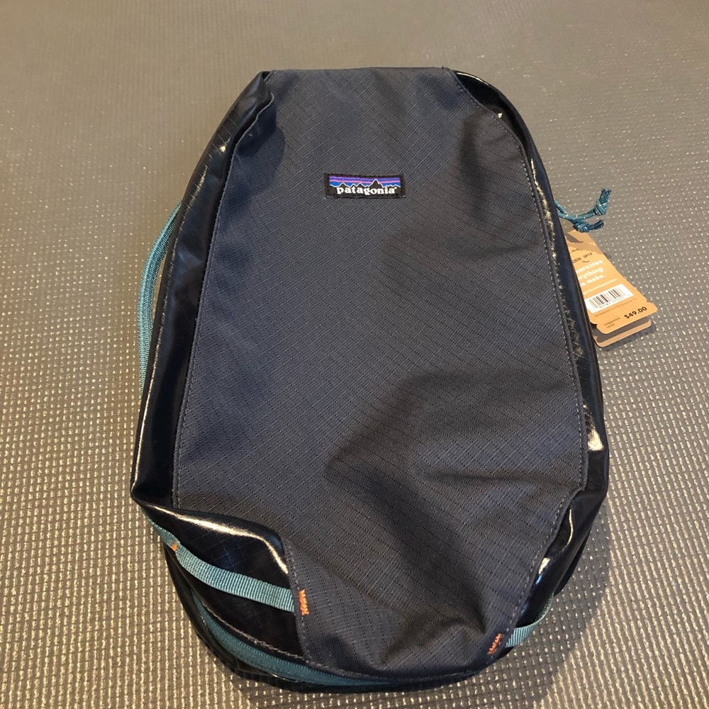 Patagonia smoulder blue large black hole